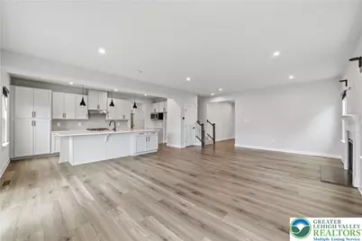 817 Hendon Lane, North Catasauqua Bor, PA 18032 - Photo 16