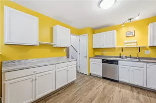 6652 Pioneer Dr, Lower Macungie Township, PA 18062 - Photo 12