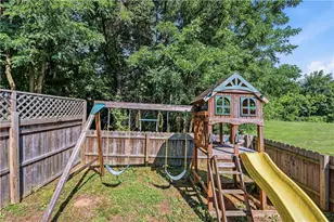 6652 Pioneer Dr, Lower Macungie Township, PA 18062 - Photo 30