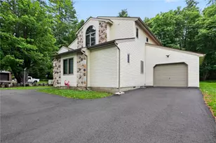 1119 Mink Ct, Bushkill, PA 18324 - Photo 1