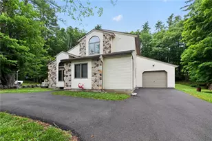 1119 Mink Ct, Bushkill, PA 18324 - Photo 4