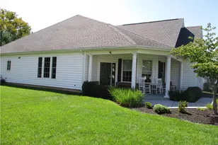 1001 Honor Dr, Bethlehem City, PA 18017 - Photo 2