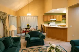 6 Deerfield Dr, Mount Pocono Boro, PA 18344 - Photo 4