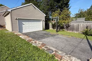 337 E Kleinhans St, Easton, PA 18042 - Photo 4