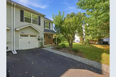 4932 Tall Cedar Court, Plumsteadville, PA 18947 - Photo 4
