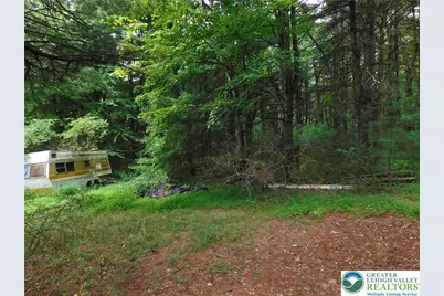 996 Greenwood Street, Franklin Twp, PA 18071 - Photo 10