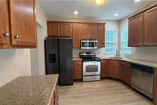 2288 Creekside Dr, Coplay Boro, PA 18037 - Photo 8