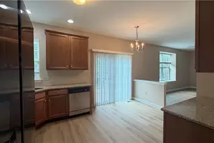 2288 Creekside Dr, Coplay Boro, PA 18037 - Photo 6
