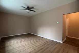 2288 Creekside Dr, Coplay Boro, PA 18037 - Photo 10