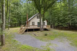 256 Birch Hollow Dr, Chestnuthill Twp, PA 18330 - Photo 2