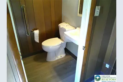 910 W Broad, Quakertown, PA 18951 - Photo 2
