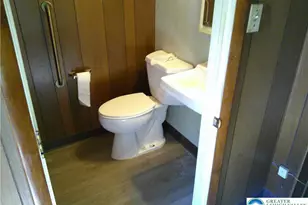 910 W Broad, Quakertown Boro, PA 18951 - Photo 2