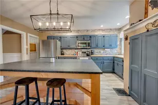 128 Mauch Chunk St, Nazareth Boro, PA 18064 - Photo 4