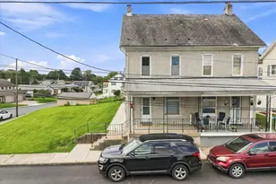 19 S 15th St, Catasauqua Boro, PA 18032 - Photo 1