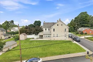 19 S 15th St, Catasauqua Boro, PA 18032 - Photo 2