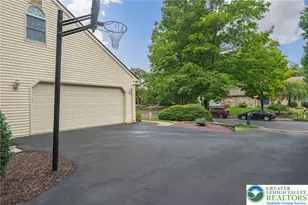 1125 Jaime Cir, Lower Macungie Township, PA 18106 - Photo 4