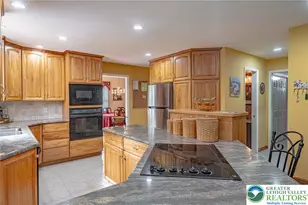 1125 Jaime Cir, Lower Macungie Township, PA 18106 - Photo 14