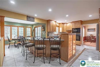 1125 Jaime Circle, Lower Macungie Township, PA 18106 - Photo 10