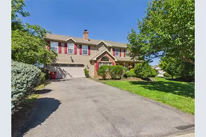 905 Cornwallis Drive, Forks Twp, PA 18040 - Photo 2