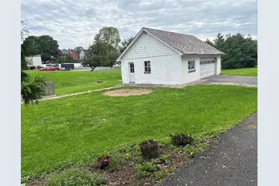 221 S New Street, Nazareth Boro, PA 18064 - Photo 2
