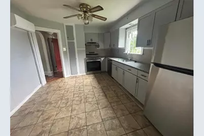 221 S New Street, Nazareth Boro, PA 18064 - Photo 4