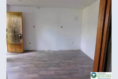 571 E Center Street, Nesquehoning Boro, PA 18240 - Photo 18
