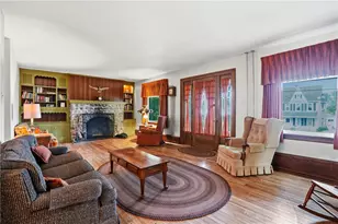 115 N New St, Nazareth Boro, PA 18064 - Photo 10