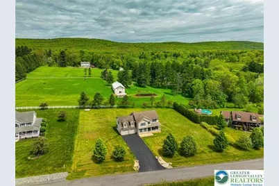 42 Louis Circle, Butler Twp, PA 18222 - Photo 4