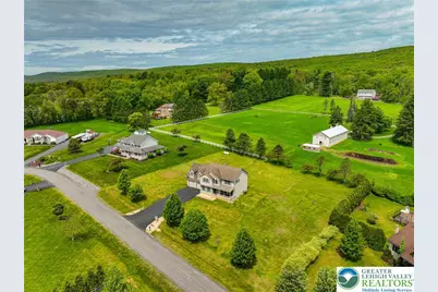 42 Louis Circle, Butler Twp, PA 18222 - Photo 6