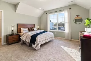1020 Fairway Dr, Forks, PA 18040 - Photo 32