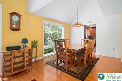 7942 Woodsbluff Run, Upper Macungie Township, PA 18051 - Photo 10