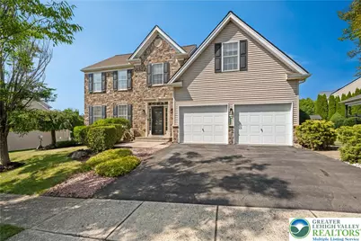 2305 Aberdeen Way, Lower Macungie Township, PA 18062 - Photo 2
