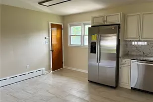1621 Chippendale Cir, Bethlehem City, PA 18017 - Photo 6