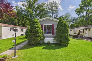 125 Delaware Dr, Easton, PA 18042 - Photo 2