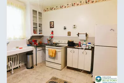 358 W Bertsch Street, Lansford Boro, PA 18232 - Photo 8