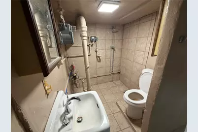 231 Peach Street N, Allentown City, PA 18102 - Photo 18