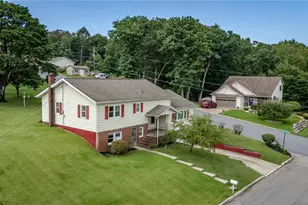 14 Brook Dr, Mahoning Twp, PA 18235 - Photo 2
