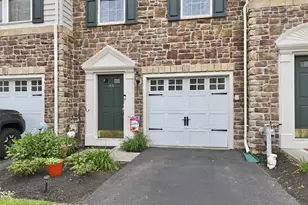 1648 Oakridge Ln, Hellertown Boro, PA 18055 - Photo 6