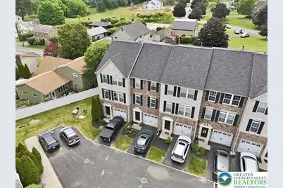 1648 Oakridge Lane, Hellertown Boro, PA 18055 - Photo 4