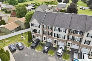 1648 Oakridge Ln, Hellertown Boro, PA 18055 - Photo 4