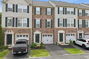 1648 Oakridge Ln, Hellertown Boro, PA 18055 - Photo 2