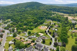 1648 Oakridge Ln, Hellertown Boro, PA 18055 - Photo 62
