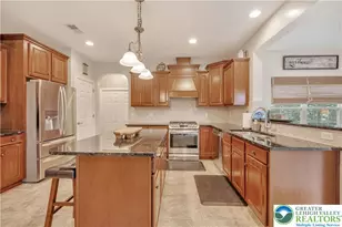 210 Eagle View Dr, Bushkill Twp, PA 18064 - Photo 12