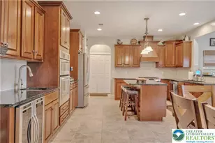 210 Eagle View Dr, Bushkill Twp, PA 18064 - Photo 14