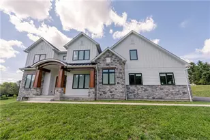 4280 Wyndemere Circle, Lowhill Township, PA 18078 - Photo 14