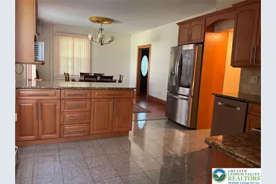 26 Center Ave, Mount Pocono Boro, PA 18344 - Photo 10