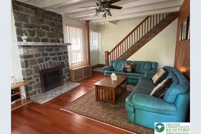 26 Center Ave, Mount Pocono Boro, PA 18344 - Photo 4