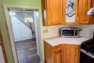 1005 Seneca St, Fountain Hill Boro, PA 18015 - Photo 8