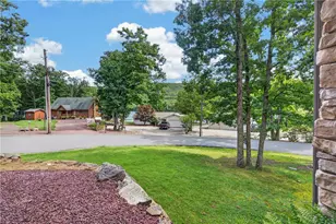33 Oak Ct, Nesquehoning, PA 18240 - Photo 2