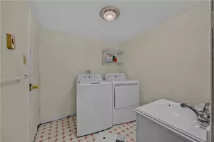 1570 Astolat Rd, Effort, PA 18330 - Photo 12